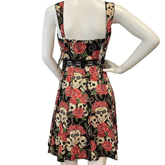 Shrine NWOT Vintage Cocktail Dress Skulls and Roses Print Size M - Picture 6 of 16